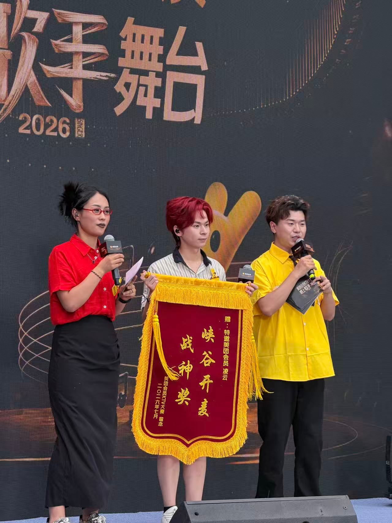长沙线下KTV惊现平替英子  好好好，严肃品尝，严肃欣赏，严肃聆听之😶🌫️还