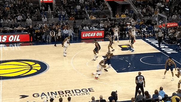 巴特勒转身突破西亚卡姆造成2+1这脚步交代得还清楚吧[流鼻血]勇士vs步行者 ​