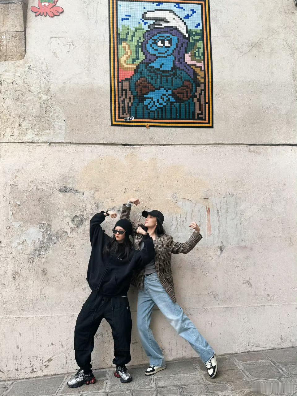 宋佳钟楚曦巴黎逛街 都幸福了👩‍❤️‍👩 ​​​