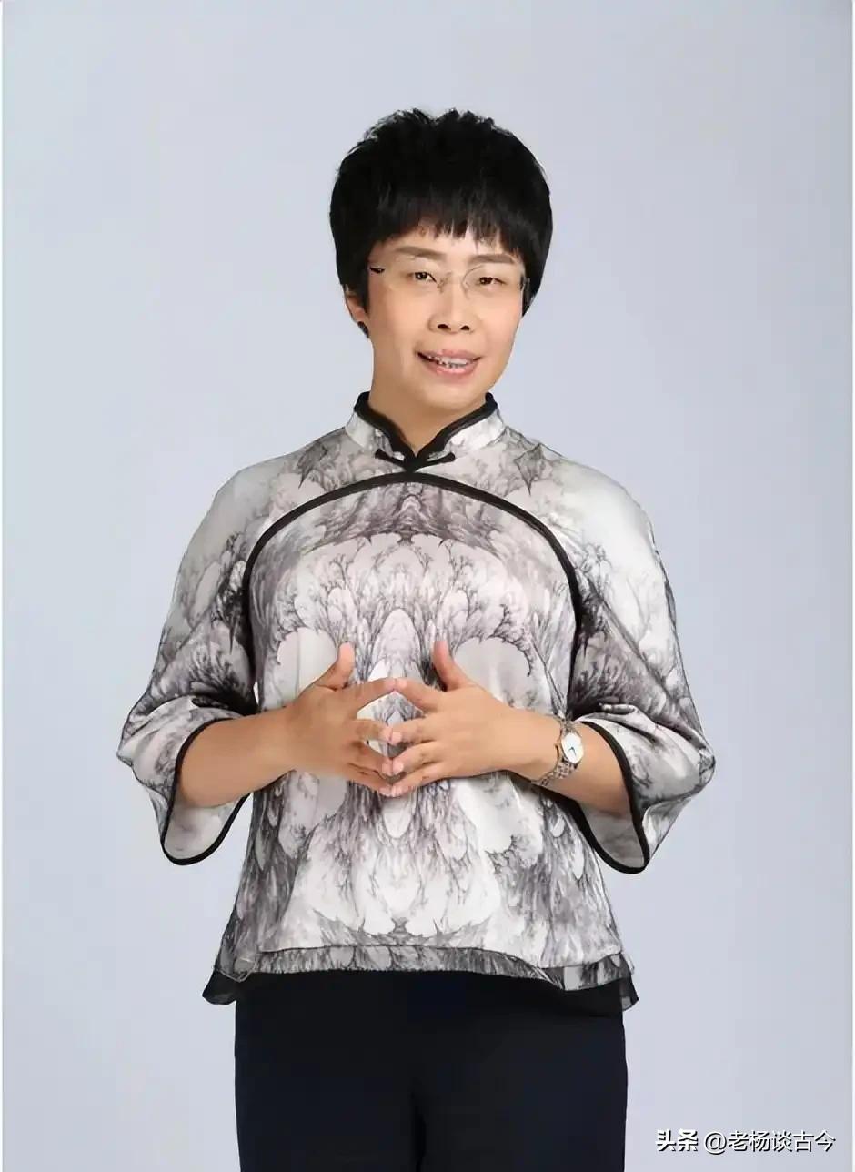 “缘分这事，强求不得。与其和一个话不投机的人凑合过，不如一个人好好过‌”—蒙曼