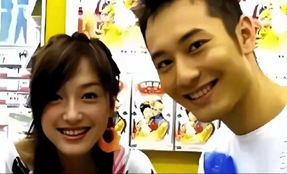 秦岚不婚不育真相曝光！与魏大勋现状引全网心疼
 
    46岁秦岚自曝不婚不育