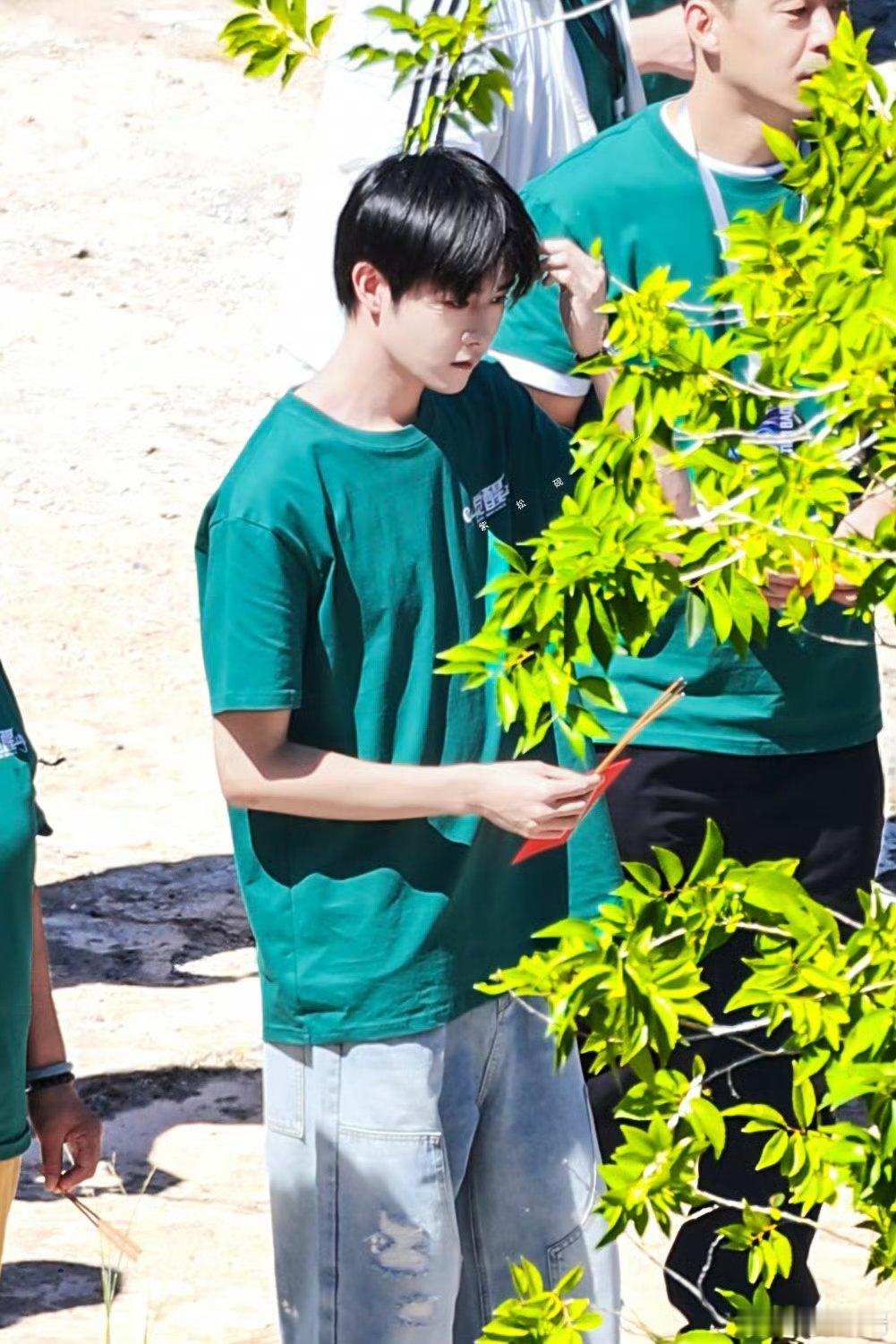 田嘉瑞梁一寒🍀田嘉瑞觉醒之重启 追星是一件特别美好的事，看见喜欢的人，眉眼弯弯