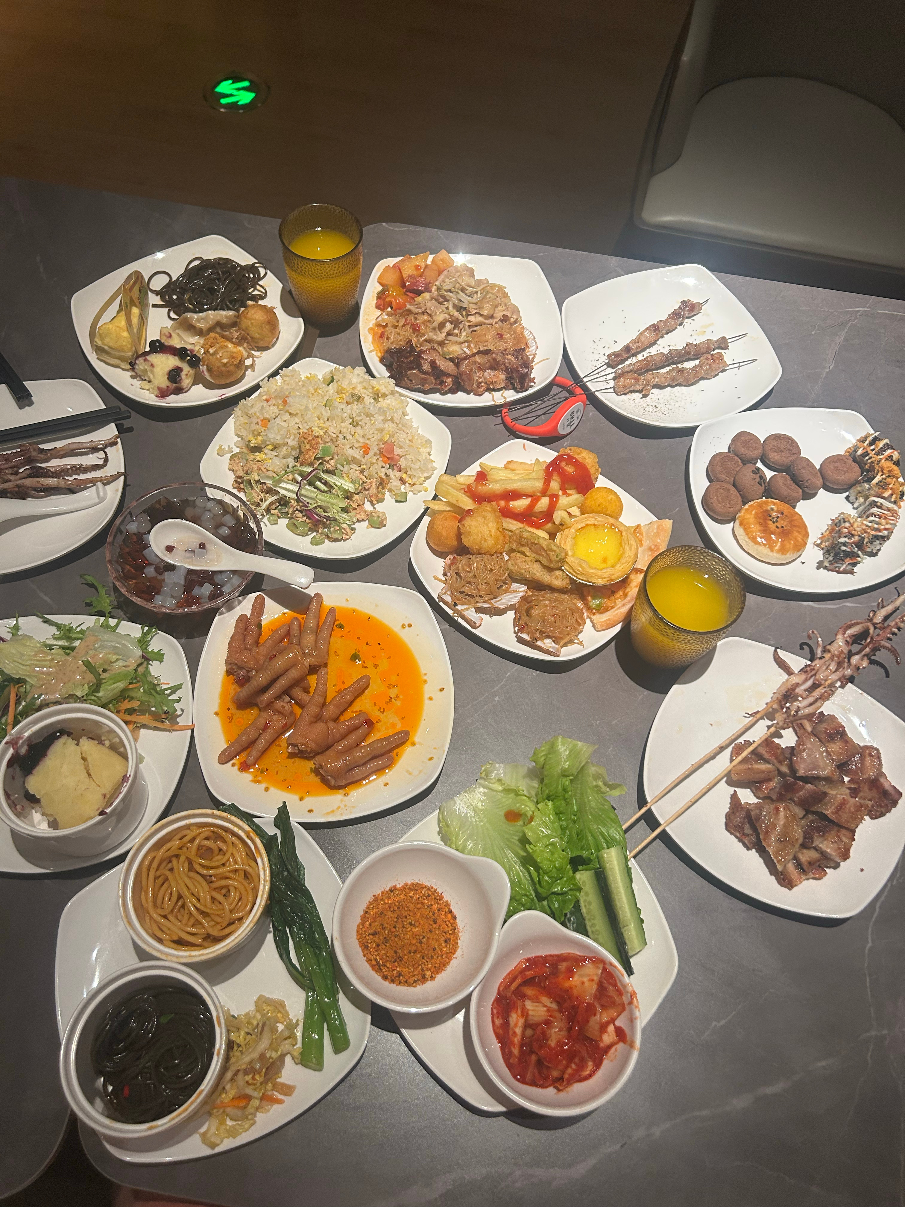 本来说一起减肥去看踢呕屁心肝 结果抢票前一天就吃上了🐖👩🏻🦯 青岛·涨巢