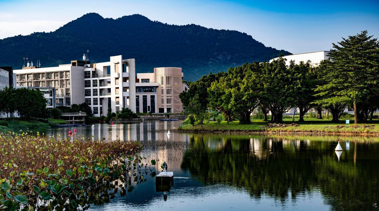 【闽江学院67周年校庆】
春秋代序，乙巳传薪
闽江泱泱，奔流浩荡
六十七载崇德至