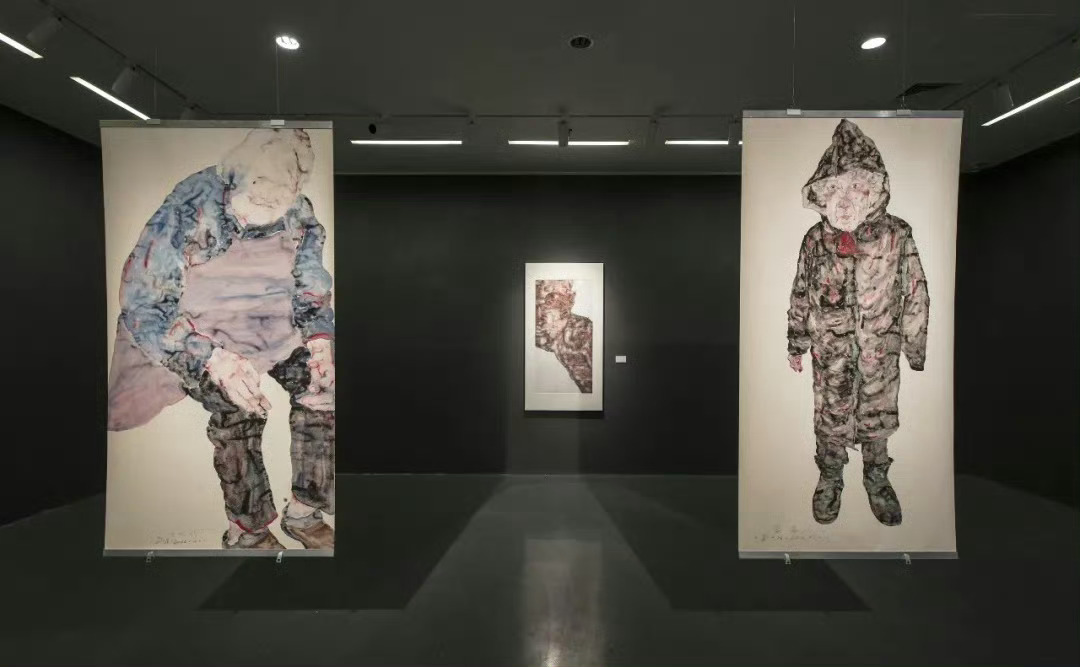网友吐槽清华美院教授画的清洁工这套画称作是“释放她力量”？？这么抽象吗…[衰] 