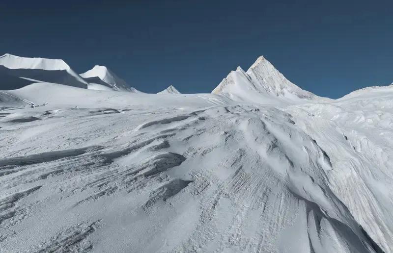 从新冠疫情爆发至今，这几年的变化就像一场激烈的风暴，把世界搅得天翻地覆。疫情经济