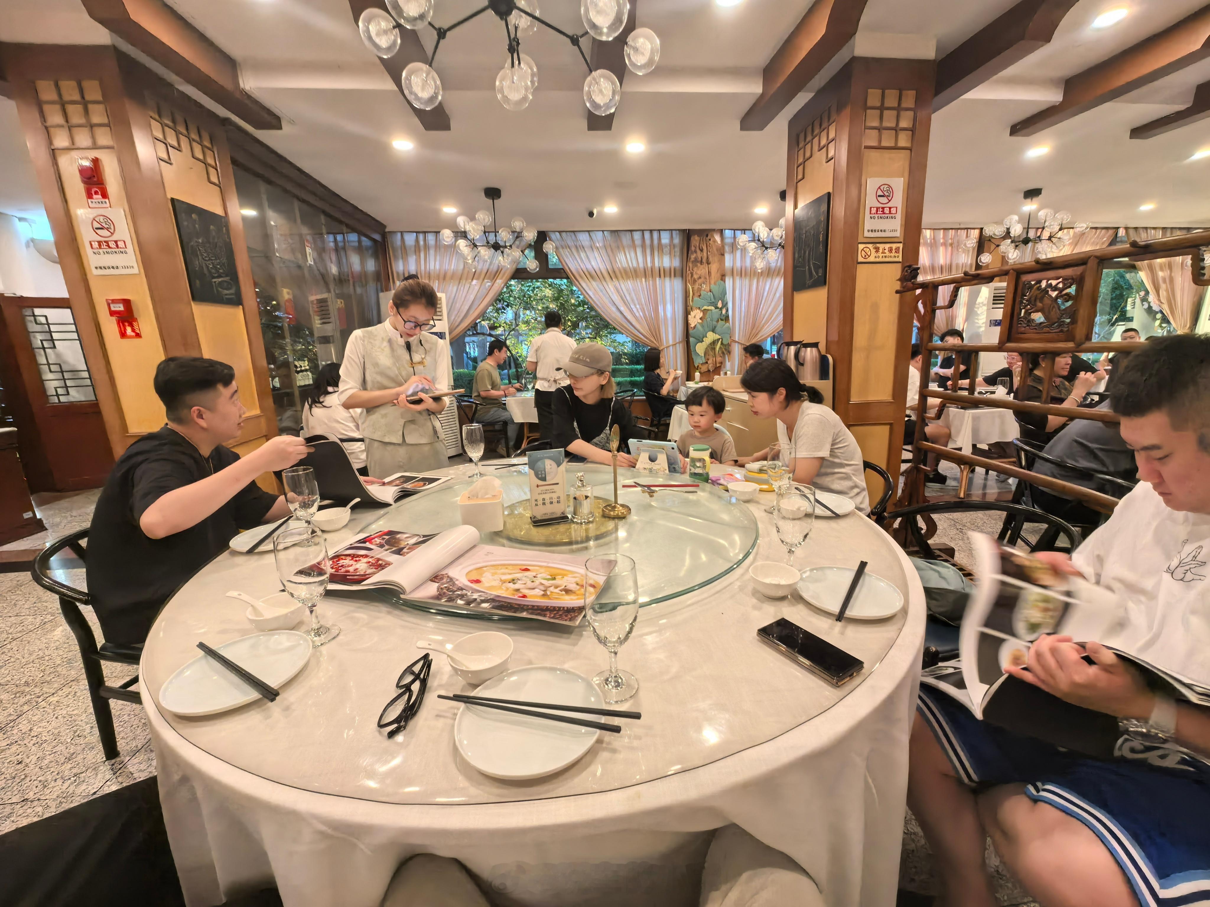 完蛋！来川办了……一周减肥的成果要毁于一旦了  ​​​