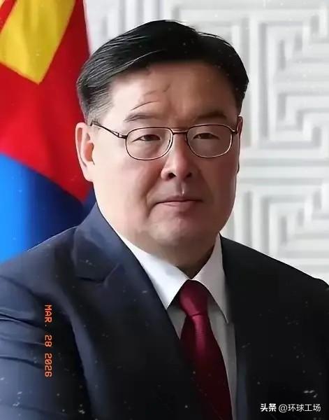 不能等，蒙古国总理赞丹沙塔尔辞职了，说白了就是蒙古国亲华派和亲西方派的斗争开始公