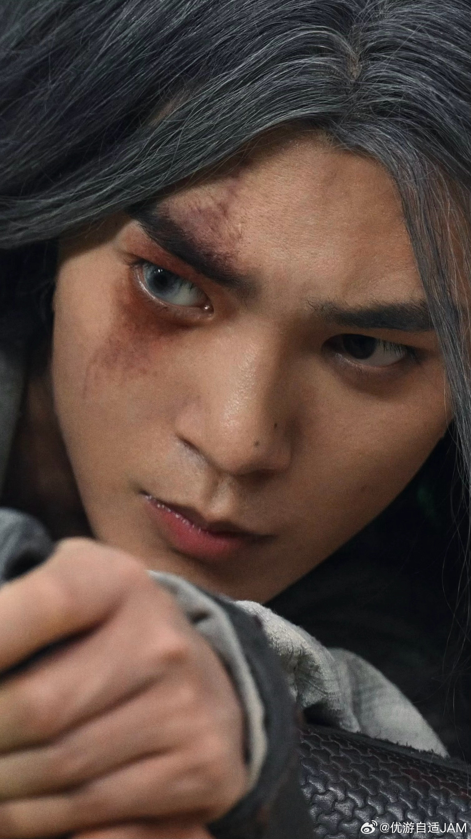 于适yosh于适竖于适镖人 二次元照进现实，美如鬼魅的异瞳竖，影颜一，伟大无需多