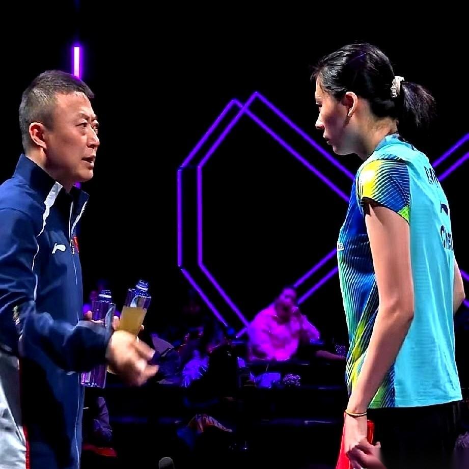 有时候看陈熠打球，真是替她捏把汗。
感觉这孩子吧，就像一辆配置顶级的跑车，但被什