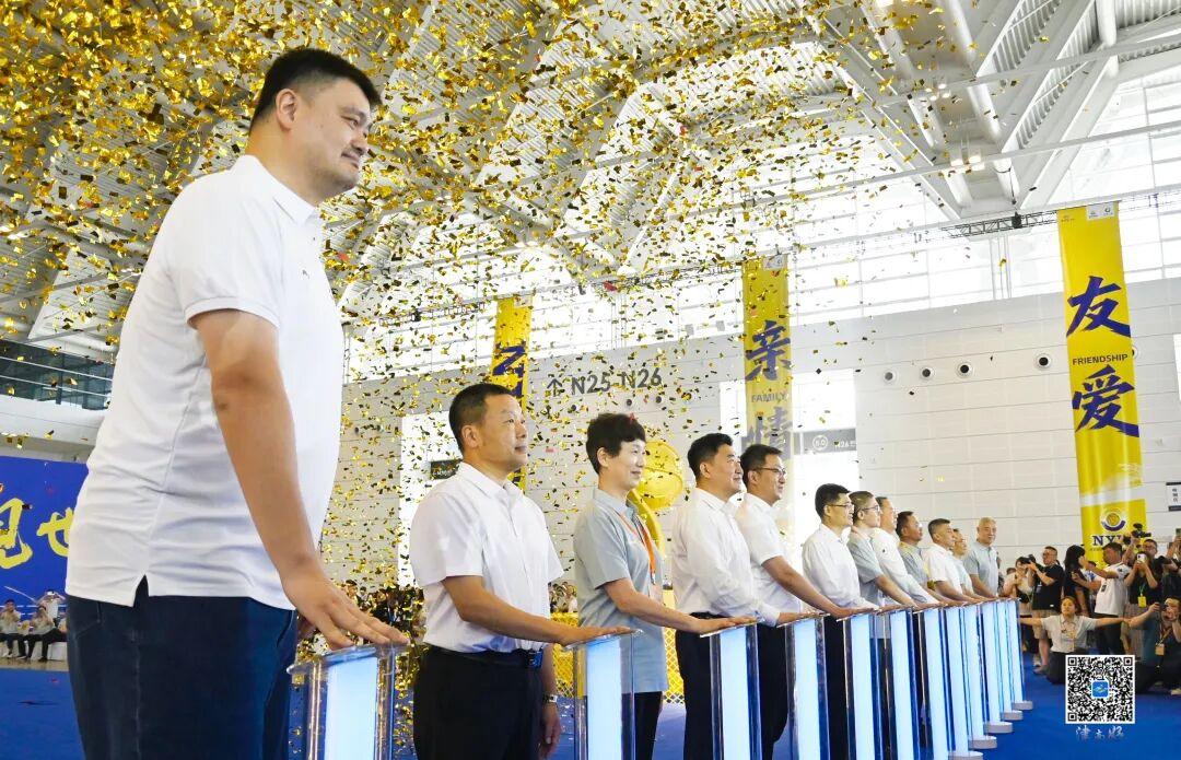 天津的篮球迷们，今天这阵仗绝对够燃！就在今天上午，2025-2026赛季中国人寿