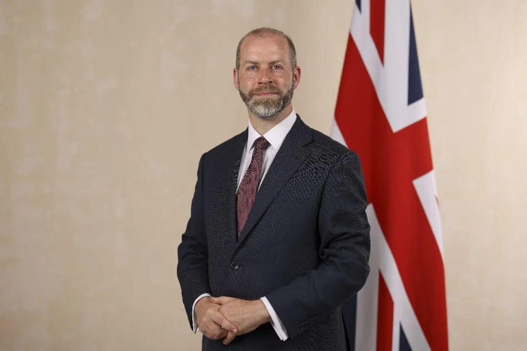 英国上届政府刚刚把中国敬业集团重金买下的英国钢铁公司强行收归国有，牌桌还没凉，新