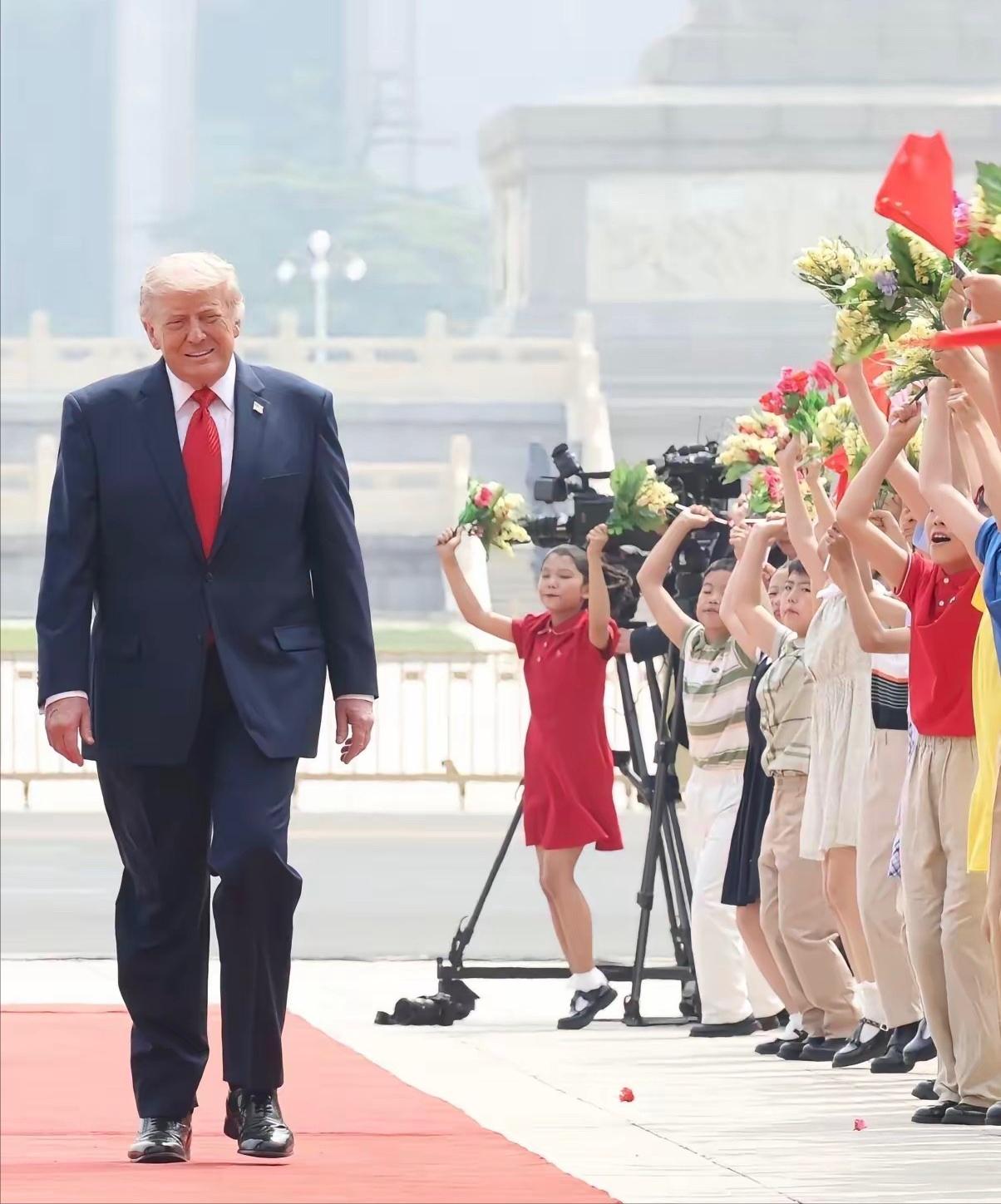 5月15日，特朗普发文说：“中方言辞得体地称美国或许正走向衰落，其所指的是我们在