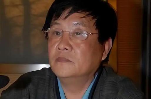 1970年，一名知青因为一首歌被判了死刑，经过公开审判之后，审判员向他宣读的判决