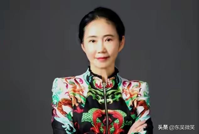 周晓萍获得的荣誉称号有，
常州市劳动模范
常州市杰出企业家
改开40年常州杰出民