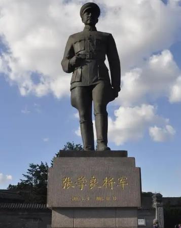 为什么九一八事变中张学良要选择不抵抗？主要是因为之前发生的三个事件，枪毙杨宇霆事