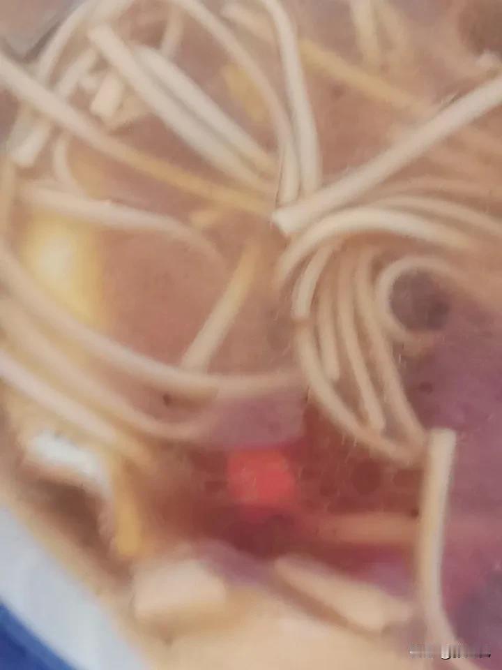 我的天呐，这实在是太好吃了，只要有点盐味放点盐放点酱油，这面怎么下都好吃，就是那