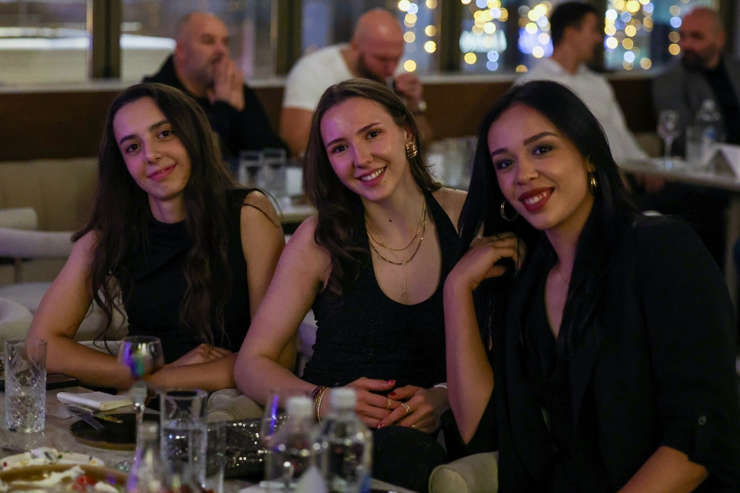 泽仁体育庆祝新年餐会！ 