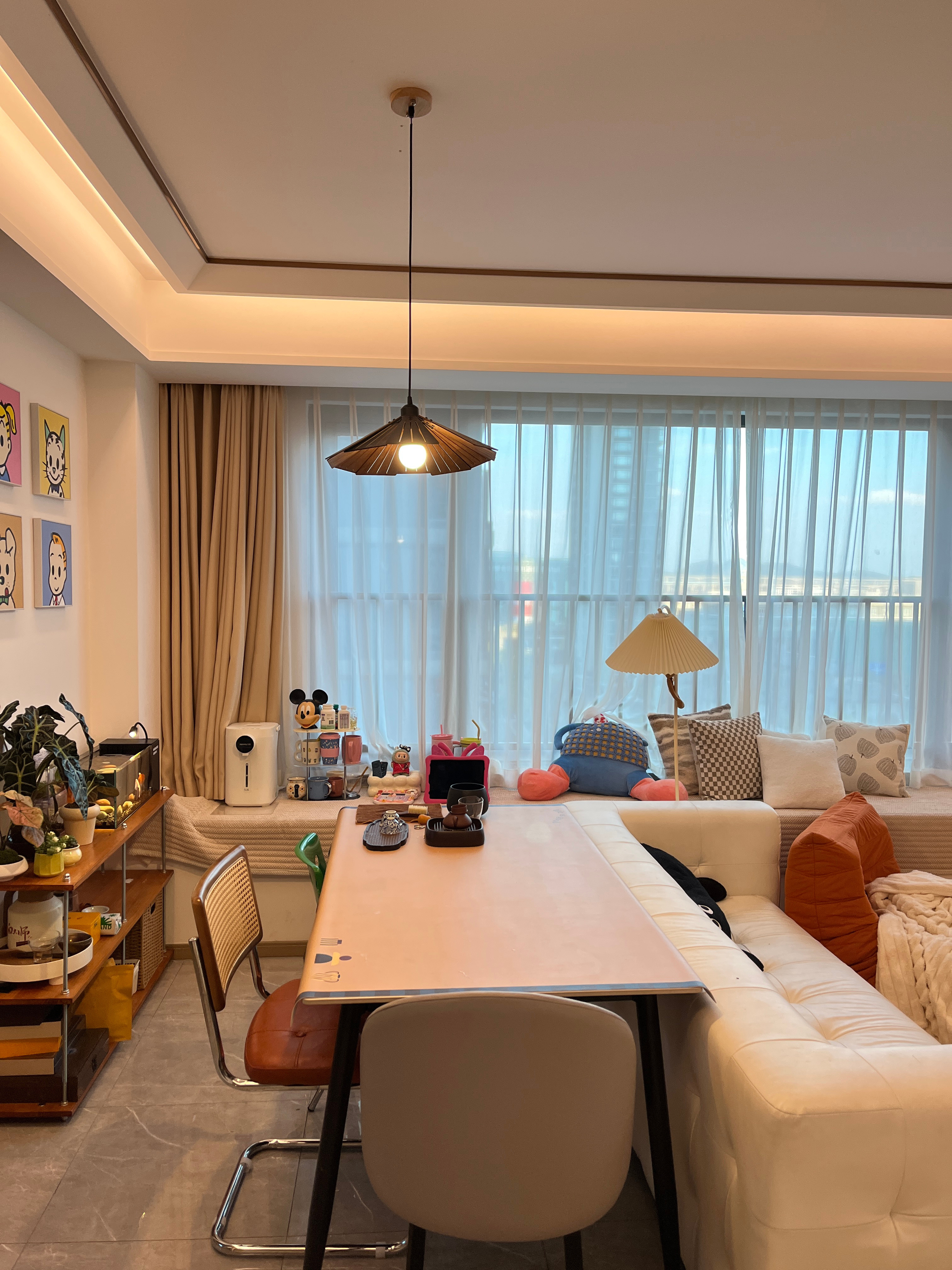 不忙的时候去爬山 溯溪 烹饪 研究吃的忙起来了就好好干活 享受加班后的麻将和夜宵