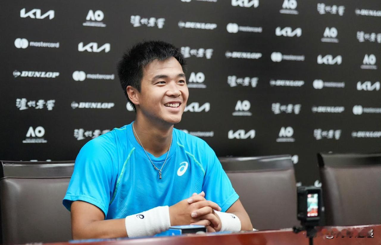 🎾🇨🇳孙发京苦战三盘，晋级八强
阿斯塔纳CH50挑战赛男单第二轮，五号种子