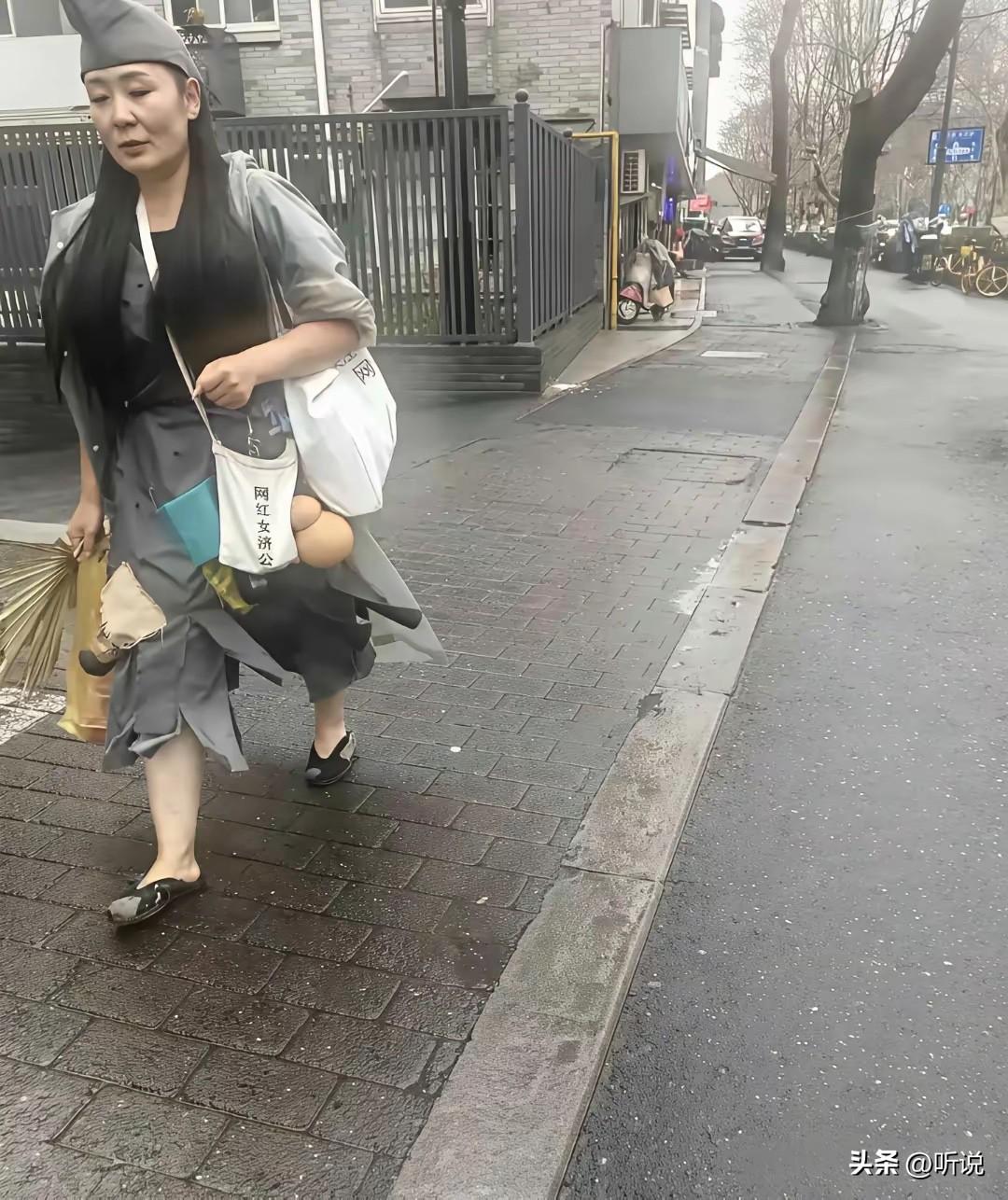 叫女济公不合适，应该叫什么