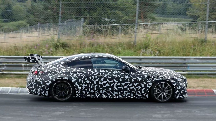 汽车 CLE 63 Mythos最新测试谍照搭载4.0T 平面曲轴 V8，650