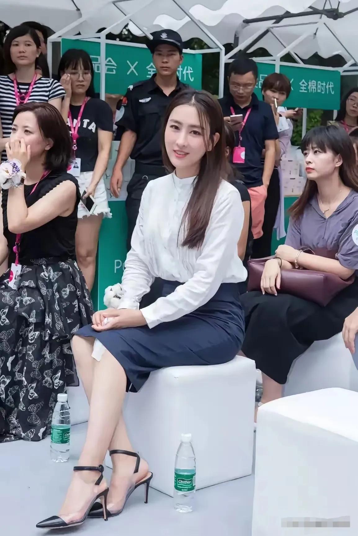 漂亮的马苏美丽瞬间
