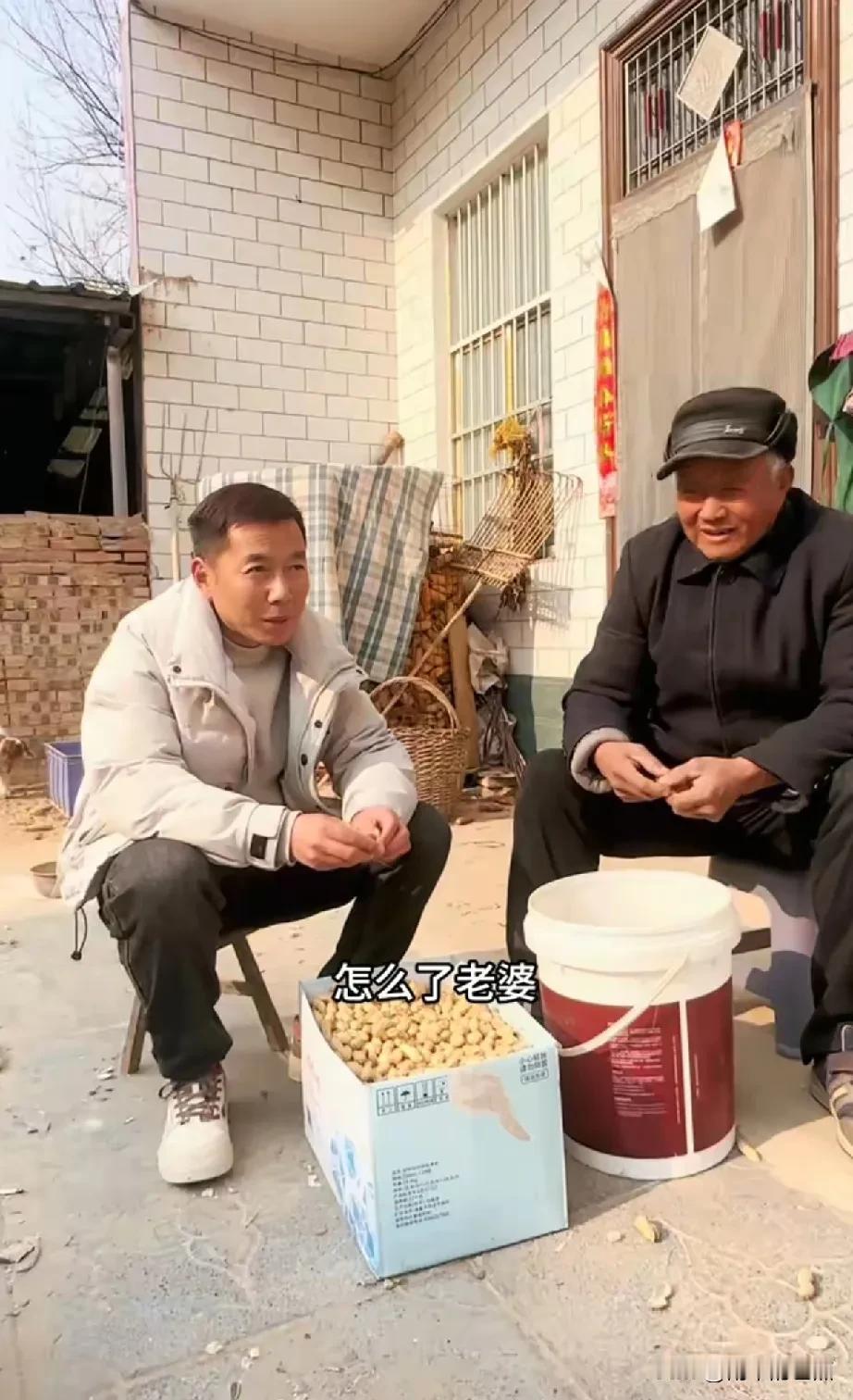 安吉娜被老表的“拳头”打通了任督二脉？

老表真是一无是处，不但不刷牙，不洗澡，