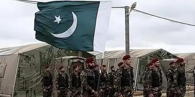 巴基斯坦这个国家，治国治得稀烂，反恐反得稀碎，干啥都不行，甚至连生孩子这事还输了