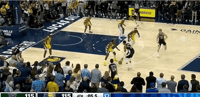 字母绝杀步行者 ​​​