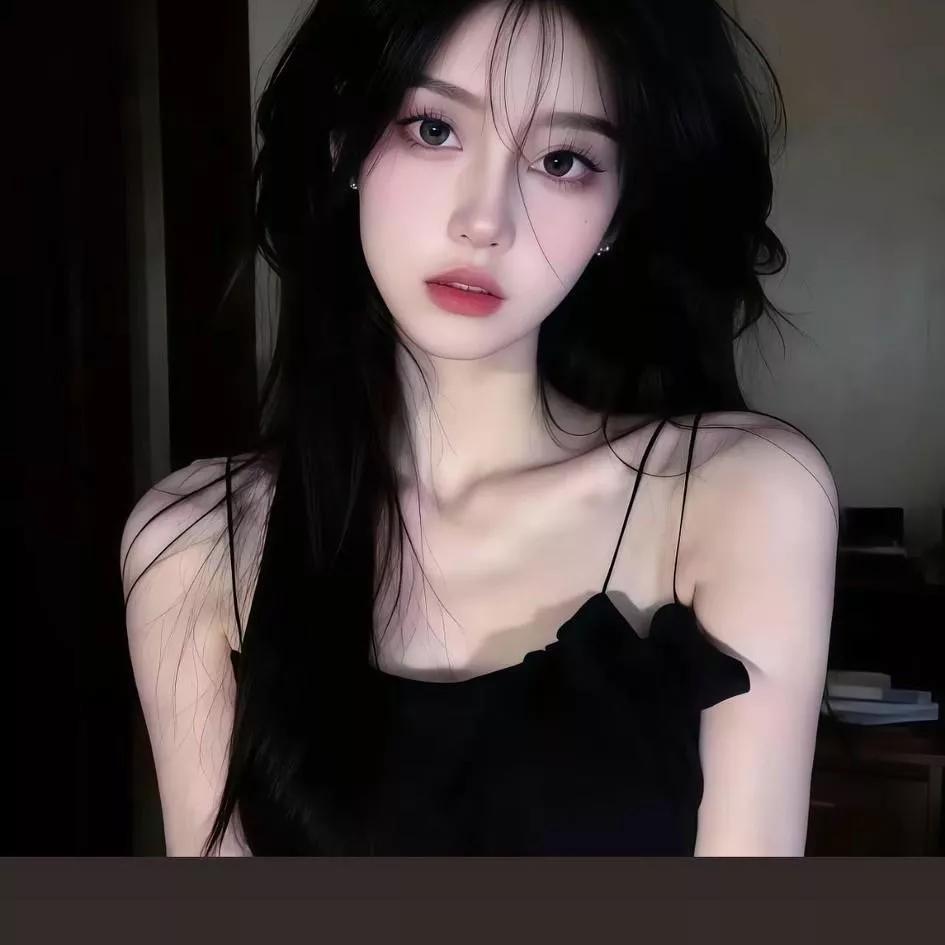 黑发红唇，优雅迷人，时尚感爆棚！