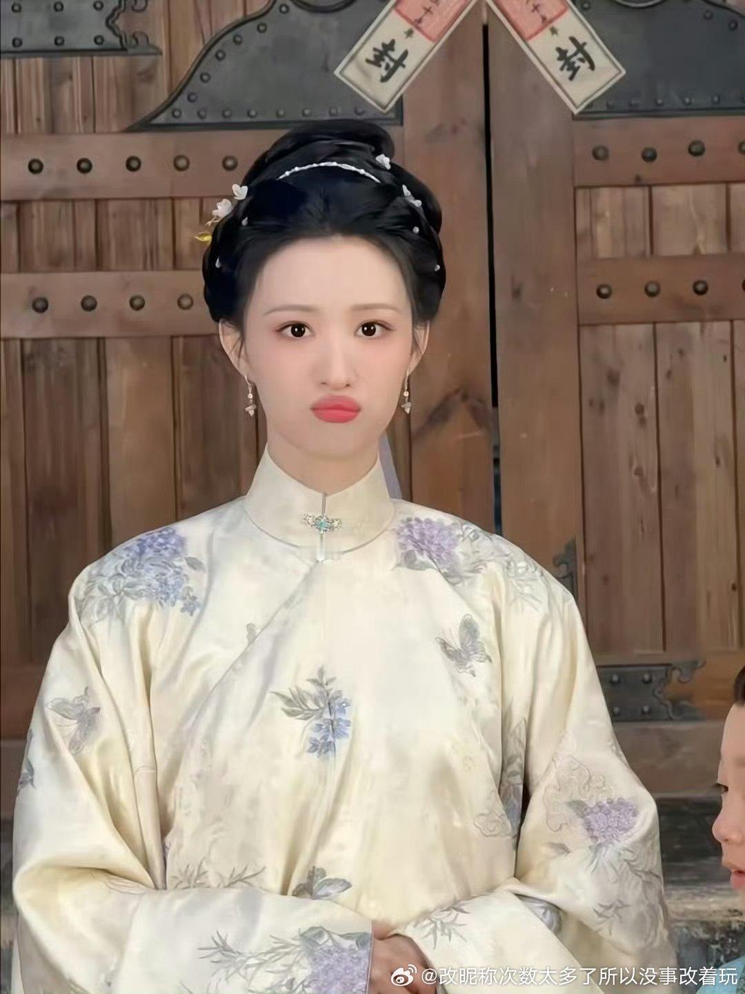 也不是难看就是别扭