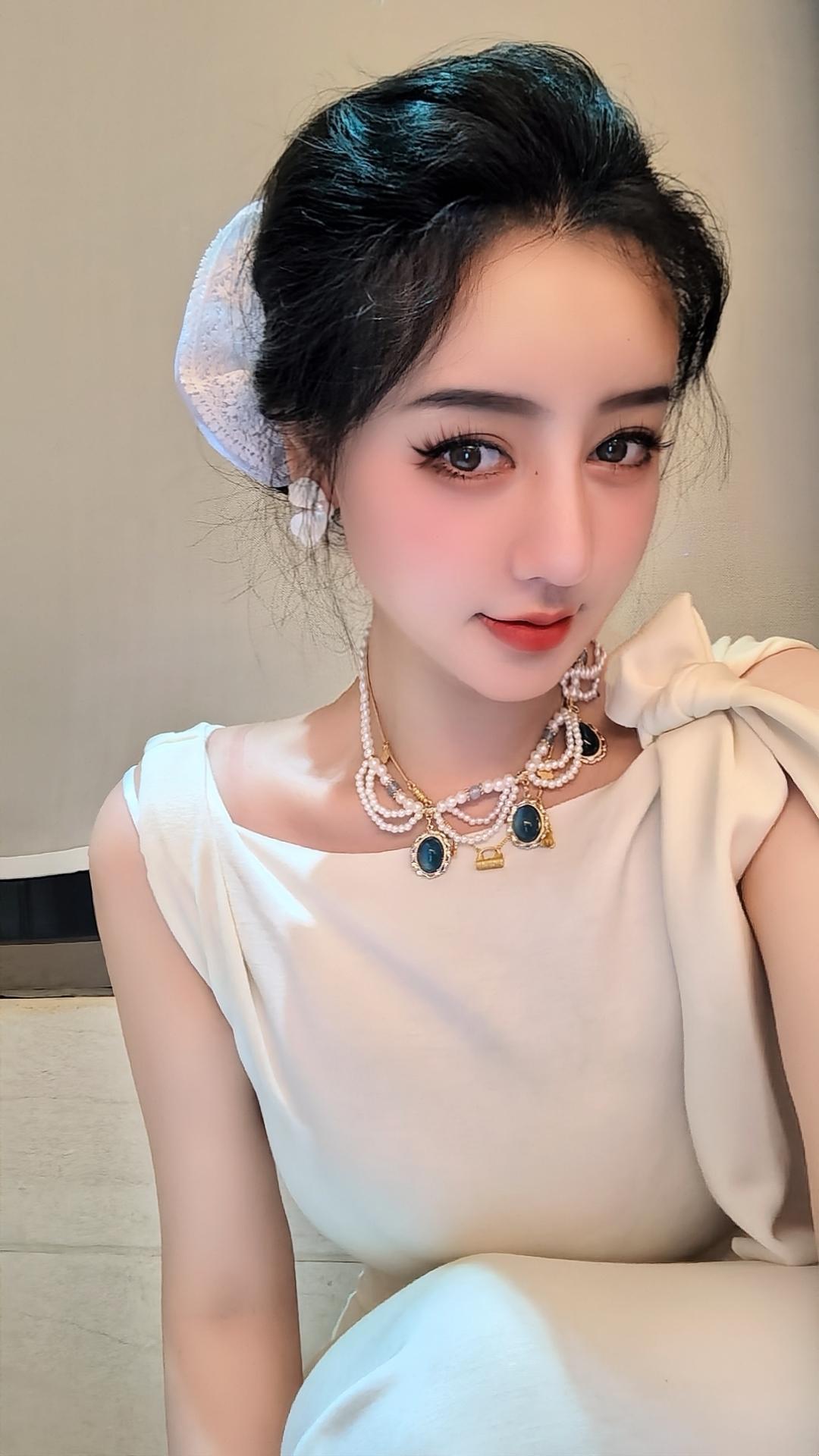 你知道吗，其实一个人只有在生命力还旺盛，生活还幸福的时候，ta才会有表...