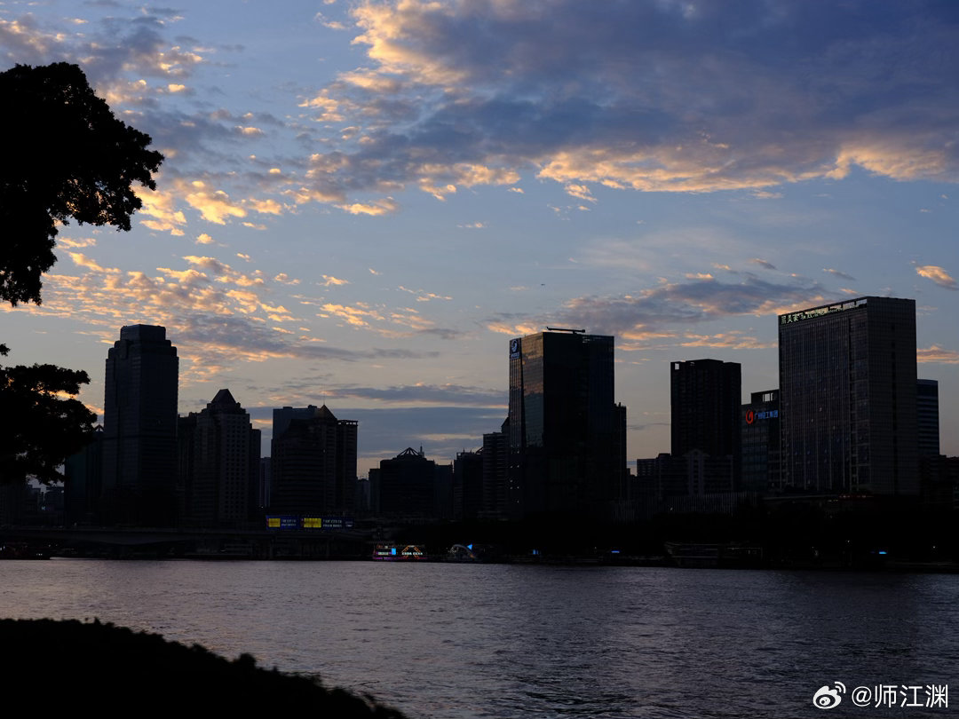 继续奉上广州7月的火烧云时刻夕阳黄昏火烧云 富士GF80 1.7 广州·优文电子