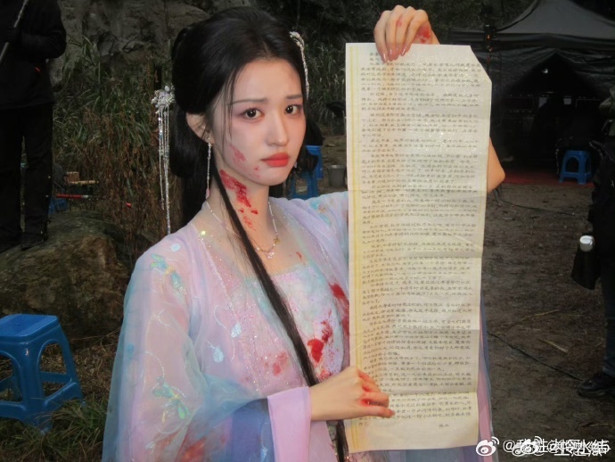 王楚然仿妆还以为本尊来了 看完彻底服了！仿妆大神精准抓住王楚然的颜值精髓，每一帧