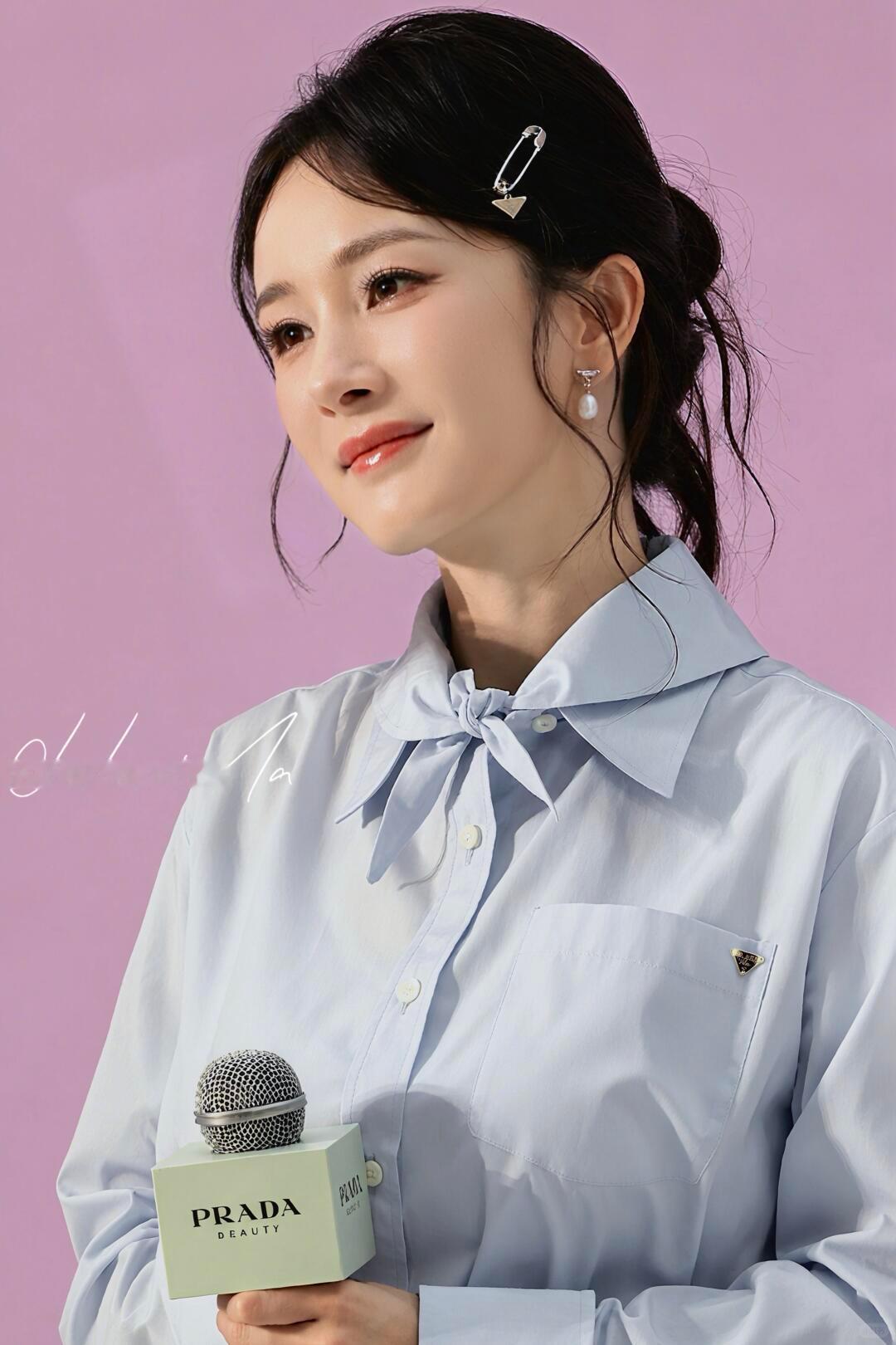 路人镜头下的杨幂，此女就这样展示天资杨幂少女感还是这么强还以为是十八岁的杨幂