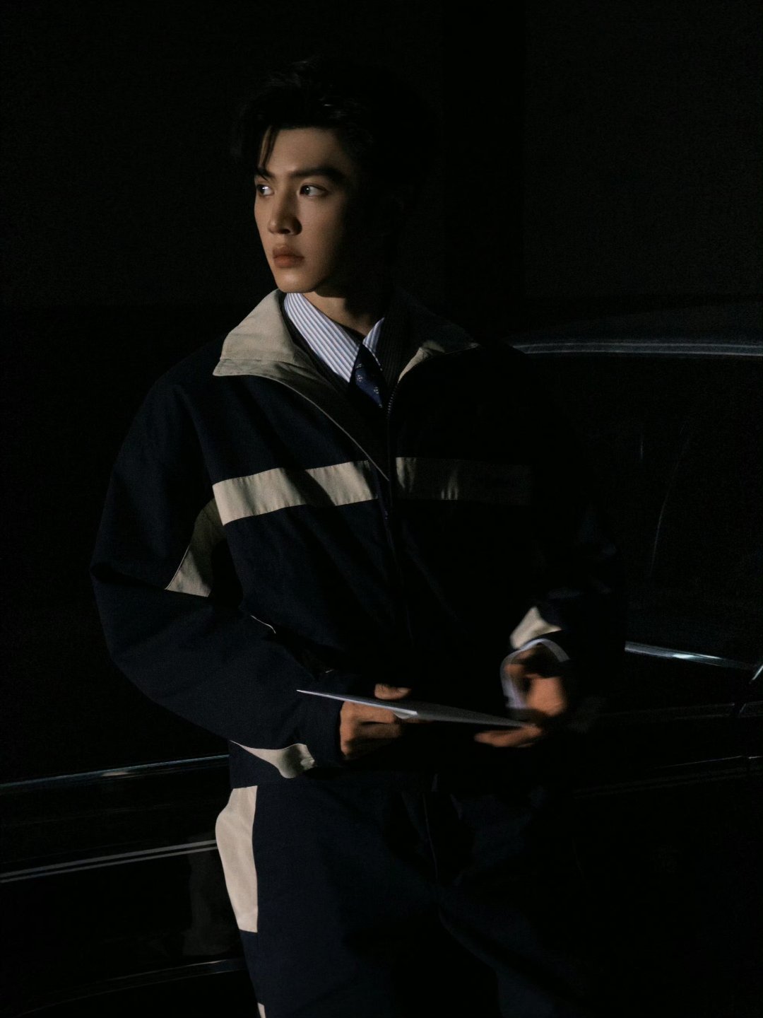 陈哲远新title含金量陈哲远内娱【首位】男星圣罗兰中国形象大使排面🈶，超多超
