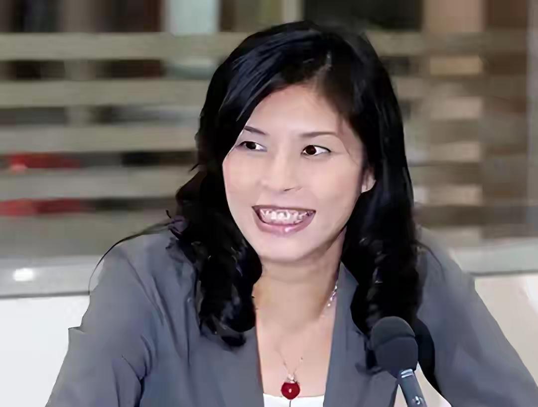 两路人马先后赴美，郑丽文没上大陆，先上美国！到底打的什么牌？
 

 
郑丽文这