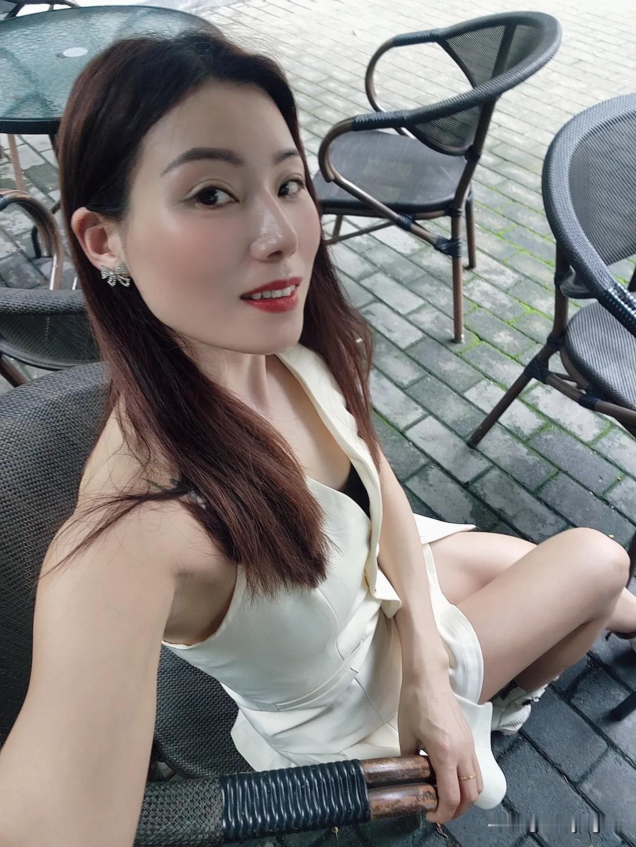 精致独处 ，做自己才是高级感 ！知性温柔风 成熟御姐穿搭 与众不同气质型女人穿搭