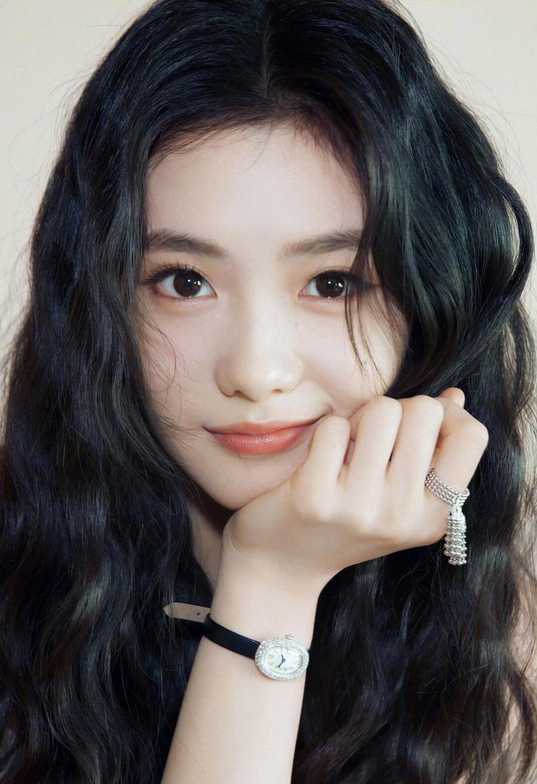 眼里有光，美成什么样了都[送花花] ​​​
