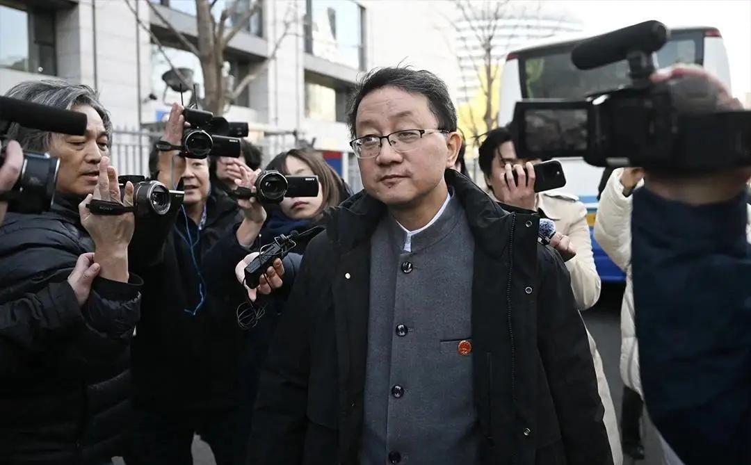 靴子终于落地！8月24日下午，刘劲松乘国航航班抵达堪培拉，正式出任第16任中国驻