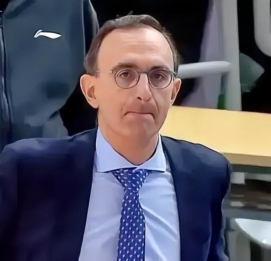 乌戈洛佩斯又从幕后被推到了前台，仿佛历史在重演，这次他还能创造奇迹吗？
2023