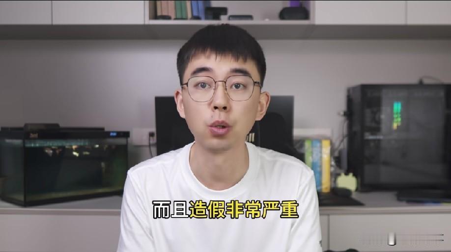 看了耿同学最近的视频，看到他满脸的忧愁，真心为他感到心寒和无奈。

在耿同学最近