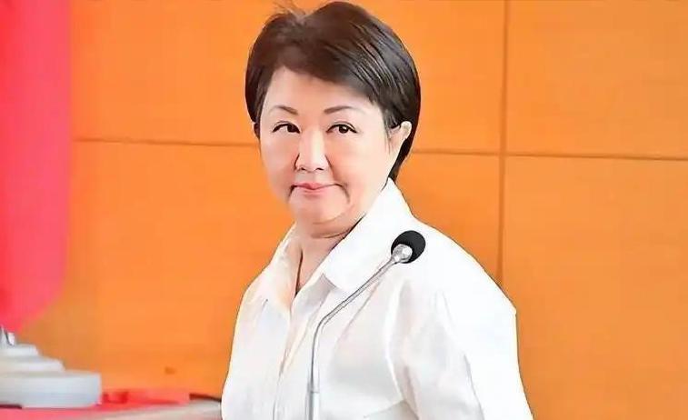 台中市长卢秀燕终于打破沉默通过自己的幕僚
台中市长卢秀燕终于打破沉默！通过自己的