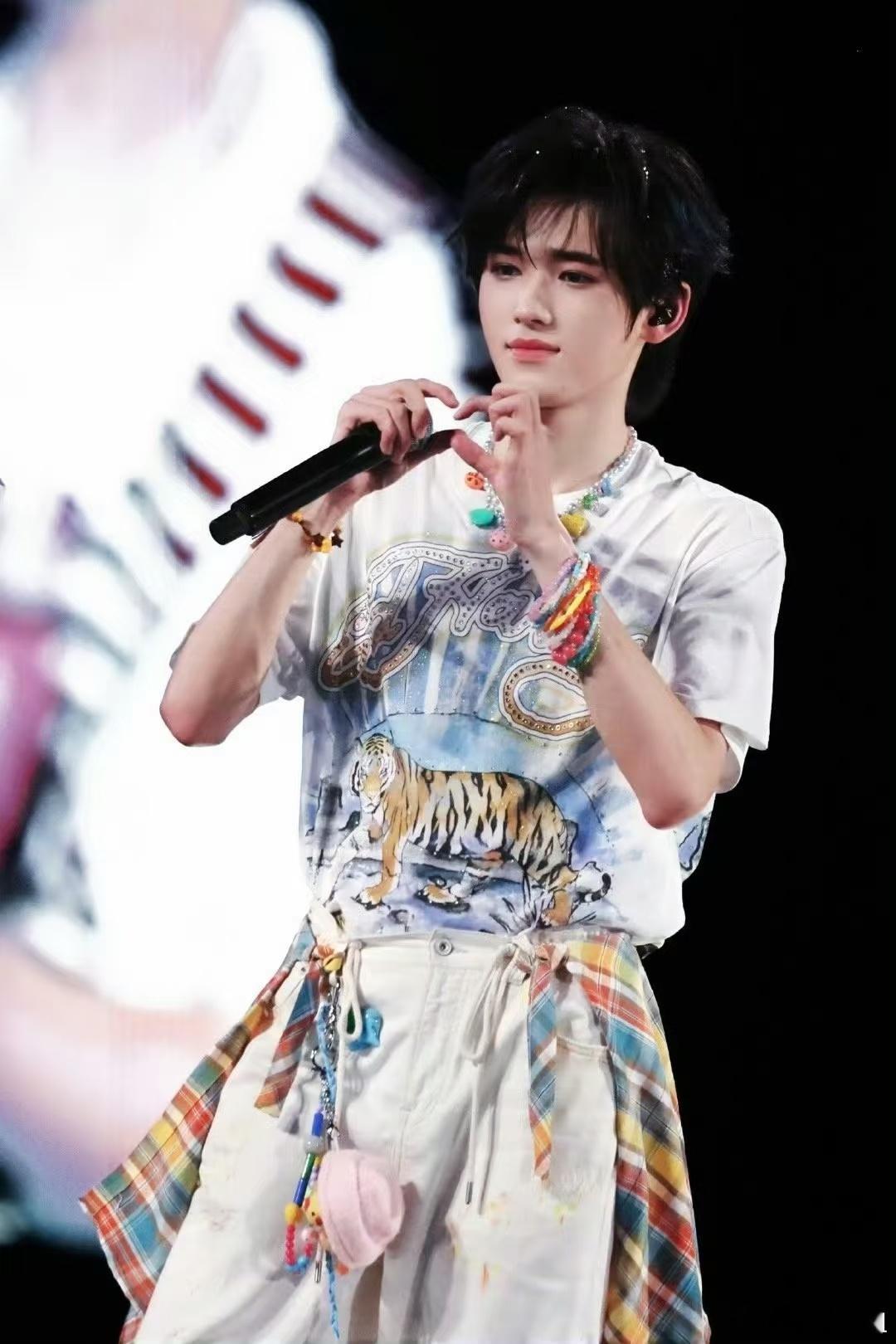 吴彤说要做不修音的音综 内娱音综要变天？吴彤打造不修音音综，宋亚轩被夸“无修音也