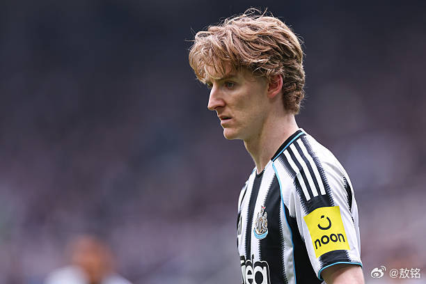 英超 周中踢欧冠确实累，利物浦、切尔西、纽卡斯尔都输了。但我感觉一会儿热刺会跟打