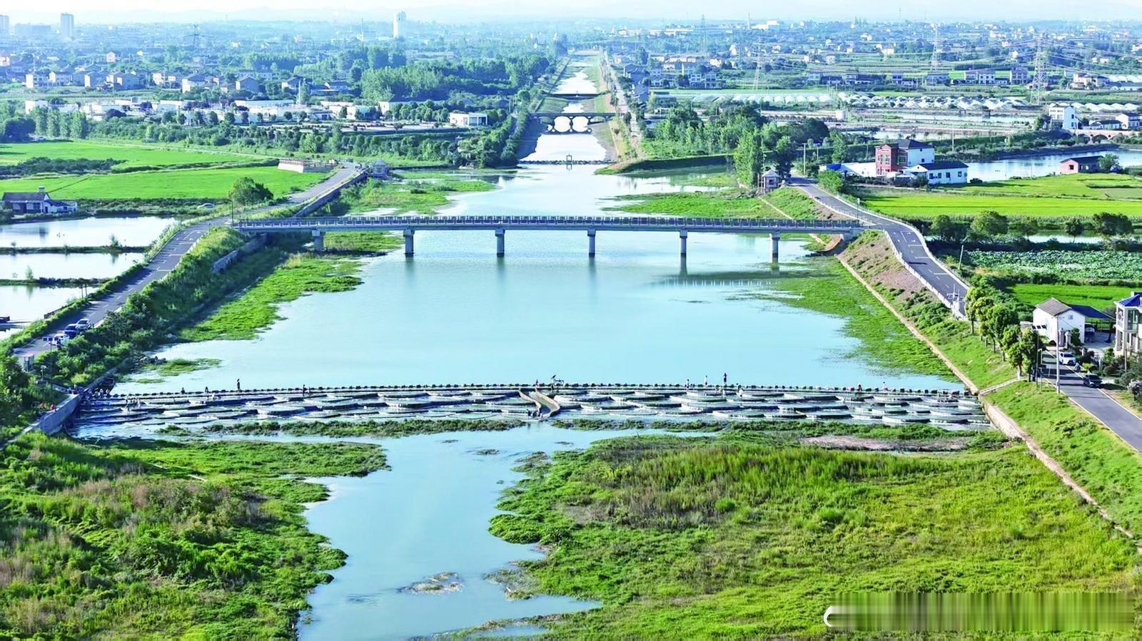 519中国旅游日相约游湖北 5月的玛瑙河畔，水清岸绿，白鹭成群。这条蜿蜒的“玉带