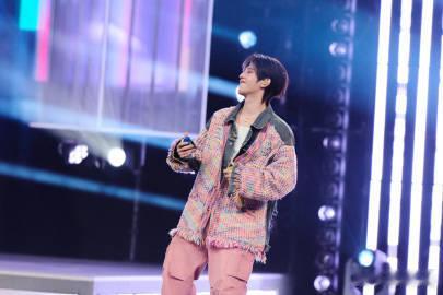 符龙飞新年第一天找自己 每一个音符都如潮水般涌来，符龙飞用《找自己》给我们带来了