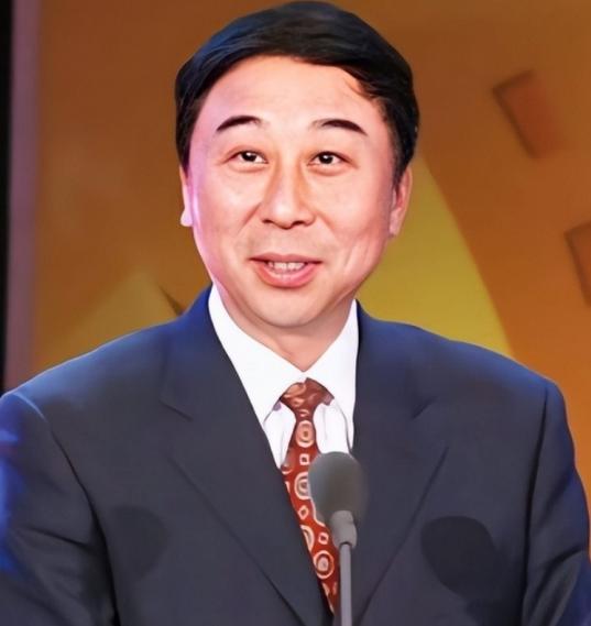 一天，冯巩带两个徒弟去吃饭，一共225元，结帐时却没人出声，谁料冯巩突然对服务员