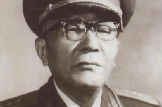 1980年，钟伟将被平反后，找黄克诚要他的老房子，黄克诚大骂：我看你是越老越糊涂